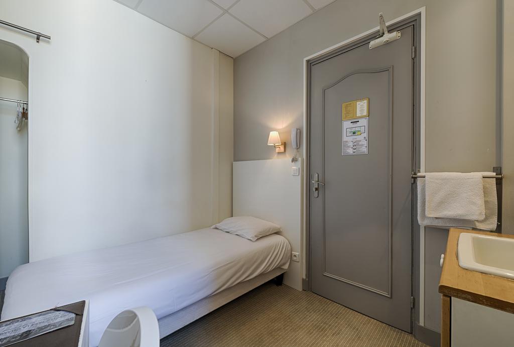 Einzelzimmer mit Gemeinschaftsdusche und -WC