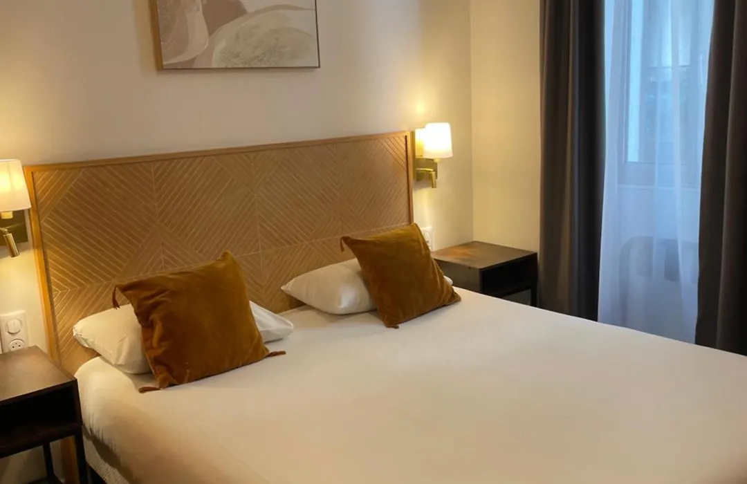 Hotel P.L.M.-1